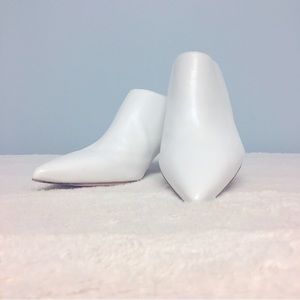 ⭐️⭐️Stuart Weitzman Women's Sophisticated White Soft Cowhide Leather Mira Mules